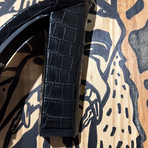 Open toe heels - Picture 2 of 4